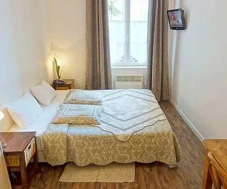 Ξενοδοχείο Croix Baragnon 2*
